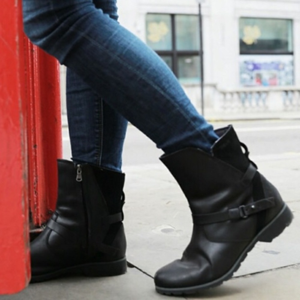 TEVA De La Vina Low Black + Gray Leather Boots 8.5